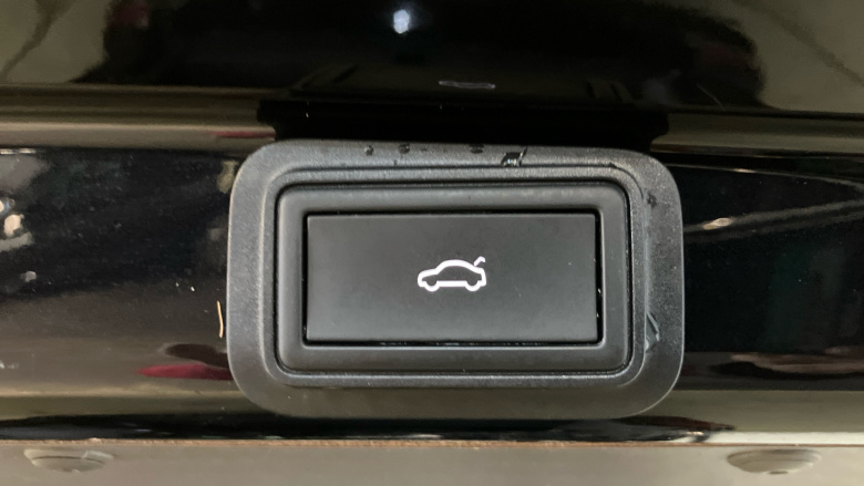 Volkswagen Transporter T32 Swb Diesel 2.0 BiTDI 204 Highline Kombi Van DSG